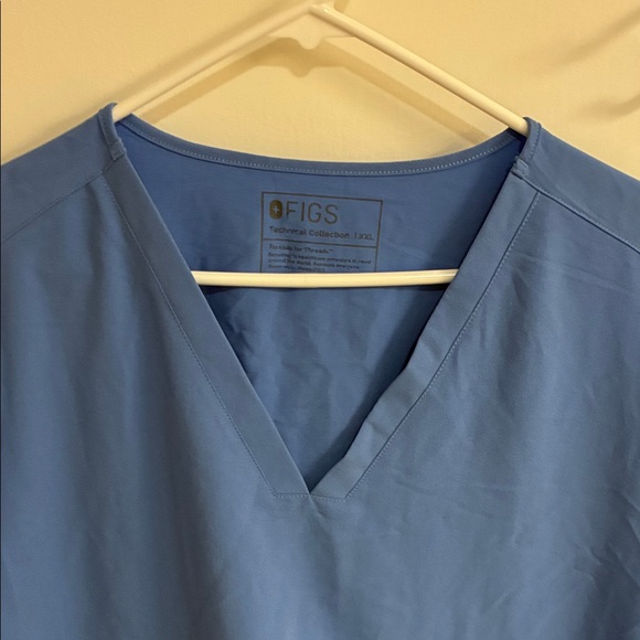 Figs Blue V-Neck Casma Scrub Top in Sz XXL - Picture 8 of 8